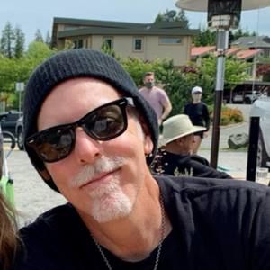 Meet your Posher, Wes